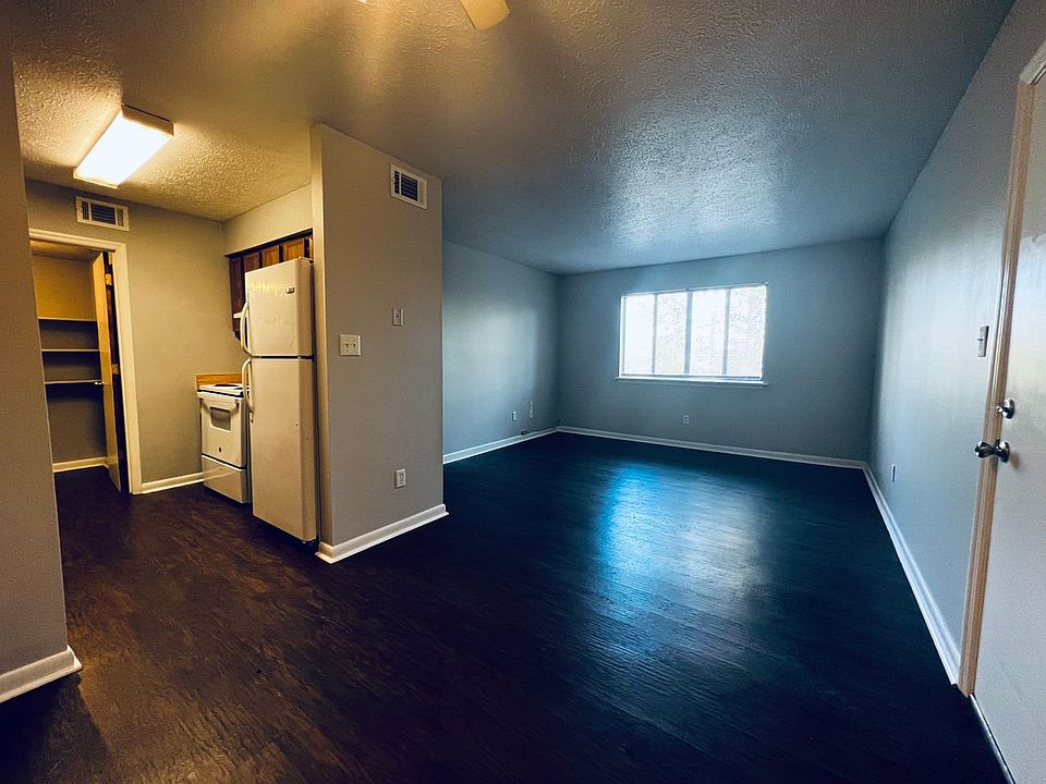 1st image of 314 Oriole Dr #C3