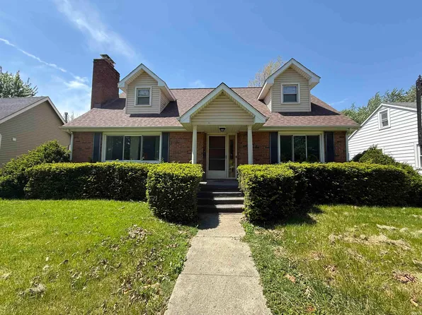 132 N 10th St, Elwood, IN 46036