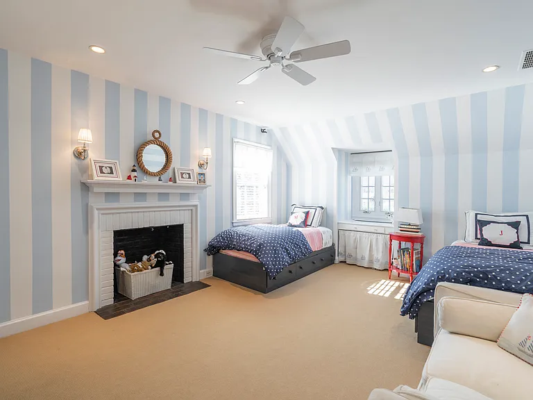 601 Harriton Rd — Photo 38