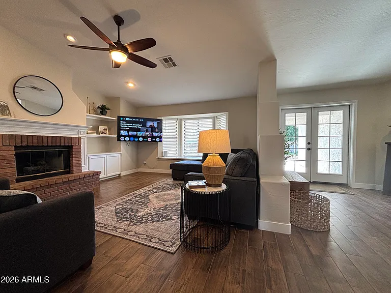 2041 E Marquette Dr — Photo 32