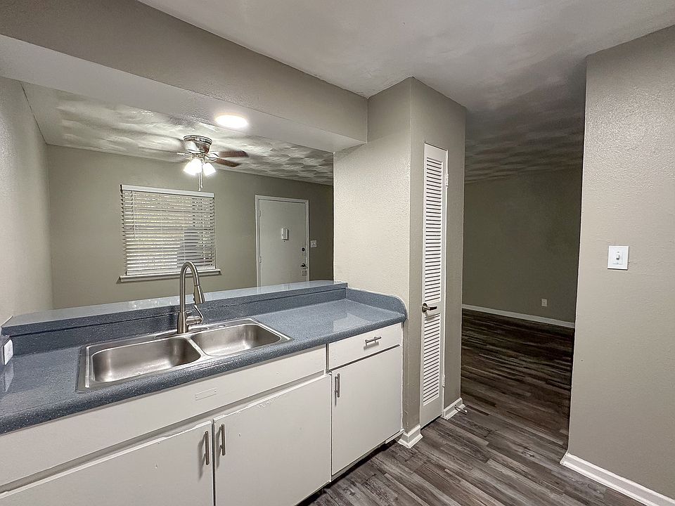 Southgate Manor Apartments 1200 E Seminary Dr Fort Worth TX Zillow