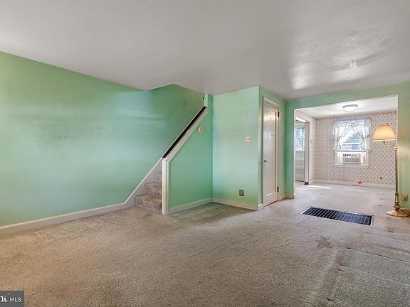 5th image of 81 Ranck Ave