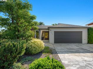 8302 SW 4th Ave, Portland, OR 97219