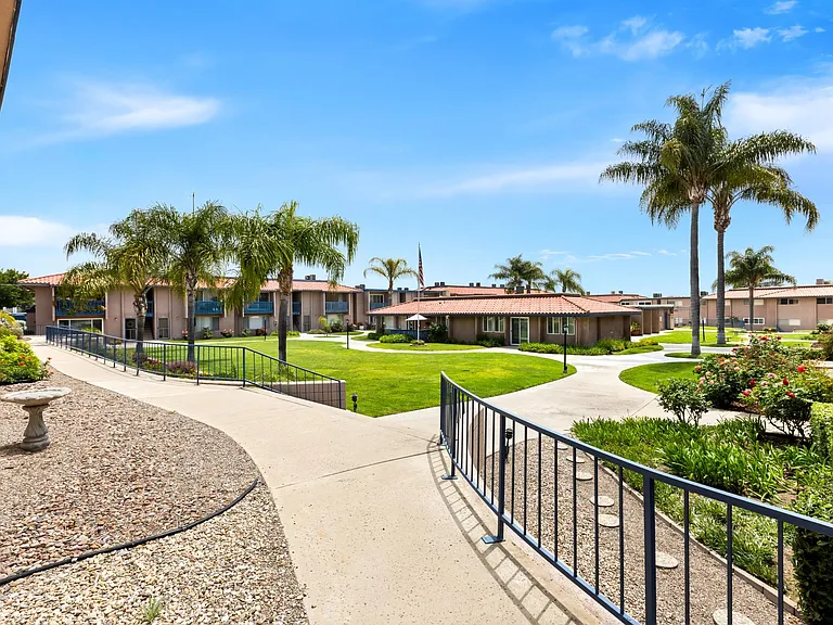 Lake Murray Villa Apartments — Photo 2