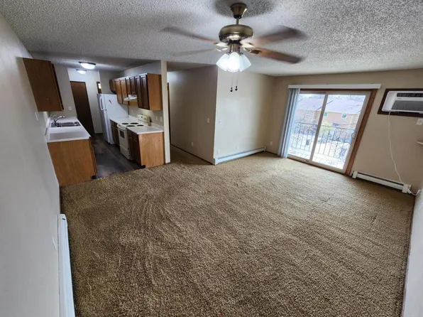 1112 Portland Dr, Bismarck, ND 58504