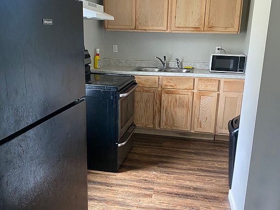 2nd image of 1034 Vine St #1