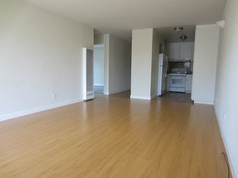 Addison Apartments — Photo 18