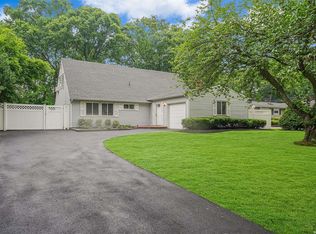 148 Shenandoah Blvd N, Nesconset, NY 11767