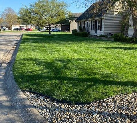 2nd image of 3820 Indianwood Dr