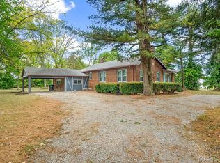 1617 S Illinois St, Belleville, IL 62220
