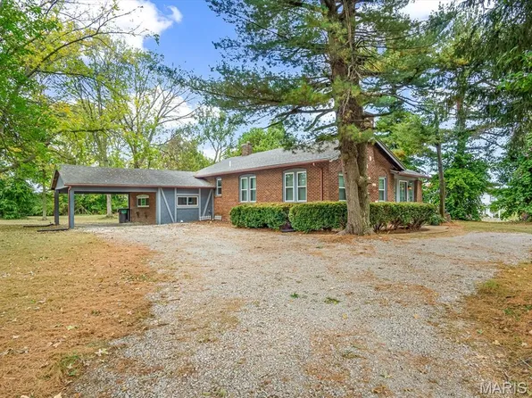 1617 S Illinois St, Belleville, IL 62220