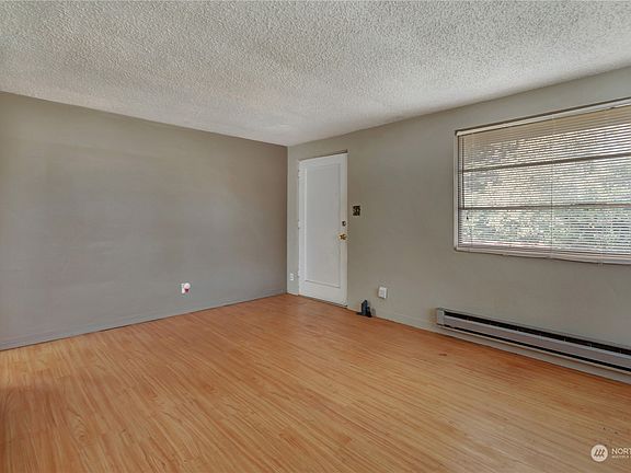 2nd image of 1716 SE Holman Street