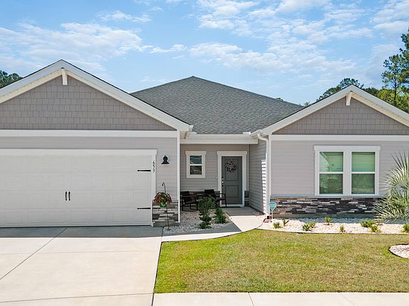 2nd image of 653 NW Blackthorne Circle NW