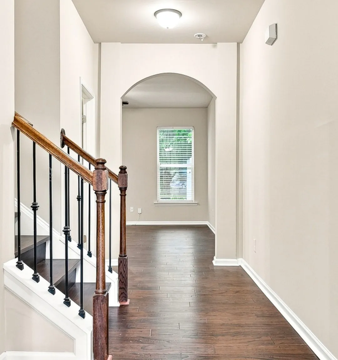 3 bed, 2.5 bath, 1836 sqft, $2,300 — Photo 2