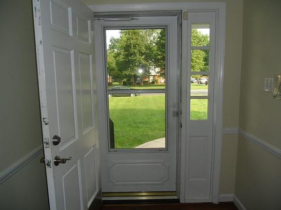 2nd image of 6400 Bridgeport Dr