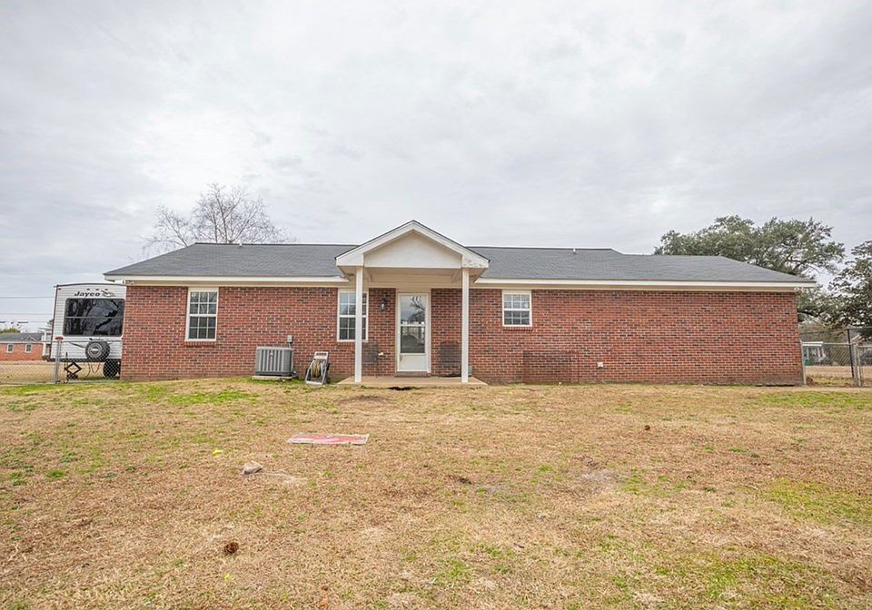 121 Church St, Baconton, GA 31716 Zillow