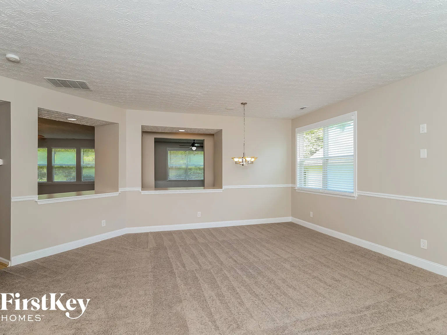 3 bed, 2.5 bath, 3308 sqft, $3,175 — Photo 4