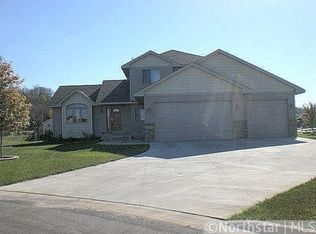621 Farmers Pl, Belle Plaine, MN 56011