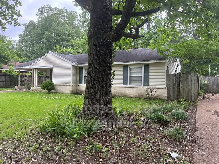 1250 S Perkins Rd — Photo 2