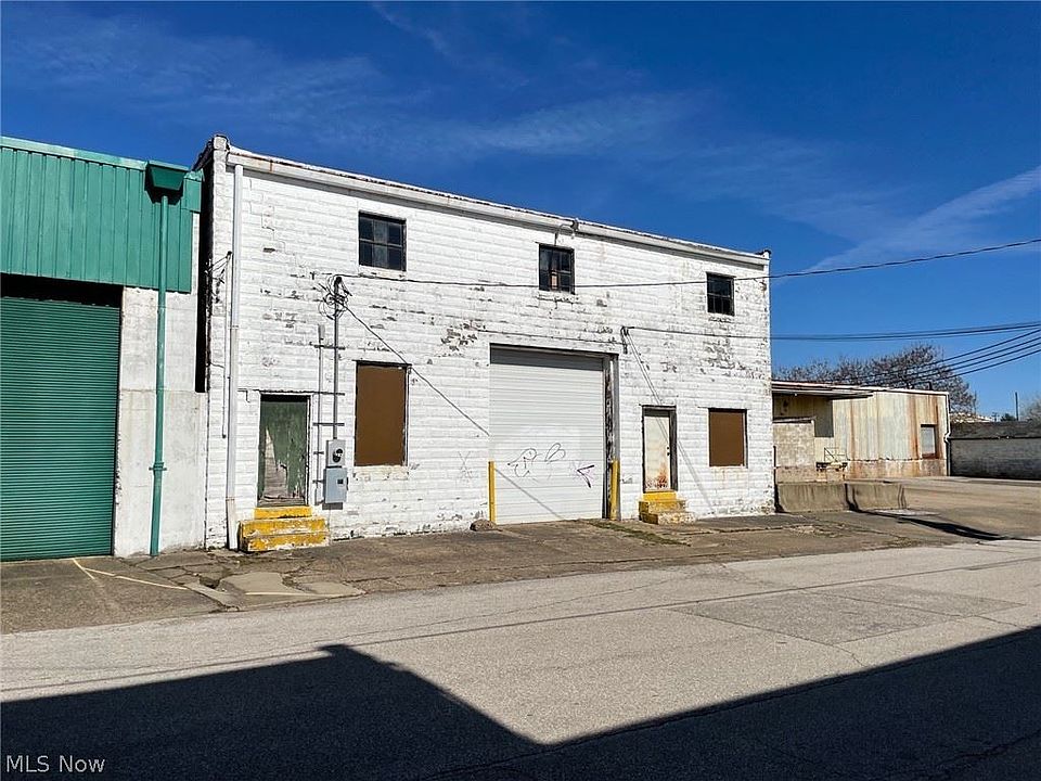 2nd image of 821 Jeanette St