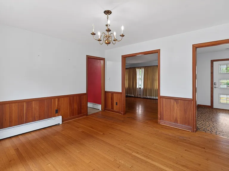 110 Marvin Dr — Photo 5