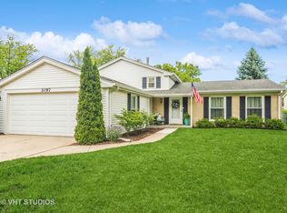 1097 Greenridge Rd, Buffalo Grove, IL 60089
