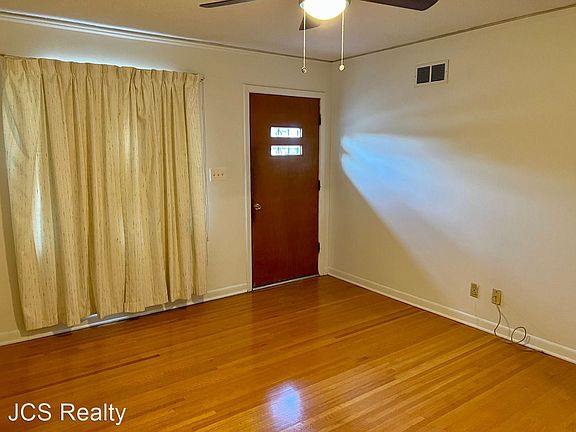 3rd image of 739 Crest Dr