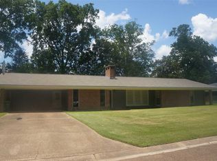 203 Forrest Dr, Natchez, MS 39120