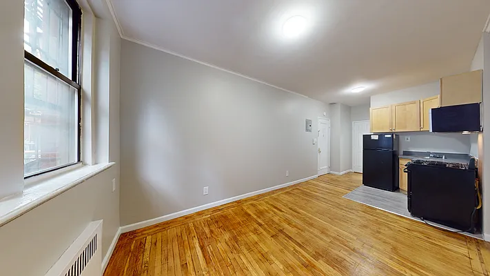 Rented by Bond New York | media 7