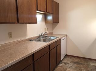 718 Mansfield Ct, Hartland, WI 53029