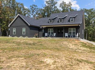 16 Chestnut Xing, Farmington, MO 63640