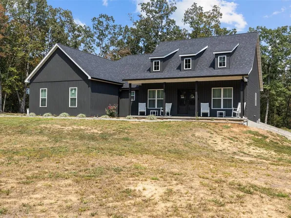 16 Chestnut Xing, Farmington, MO 63640