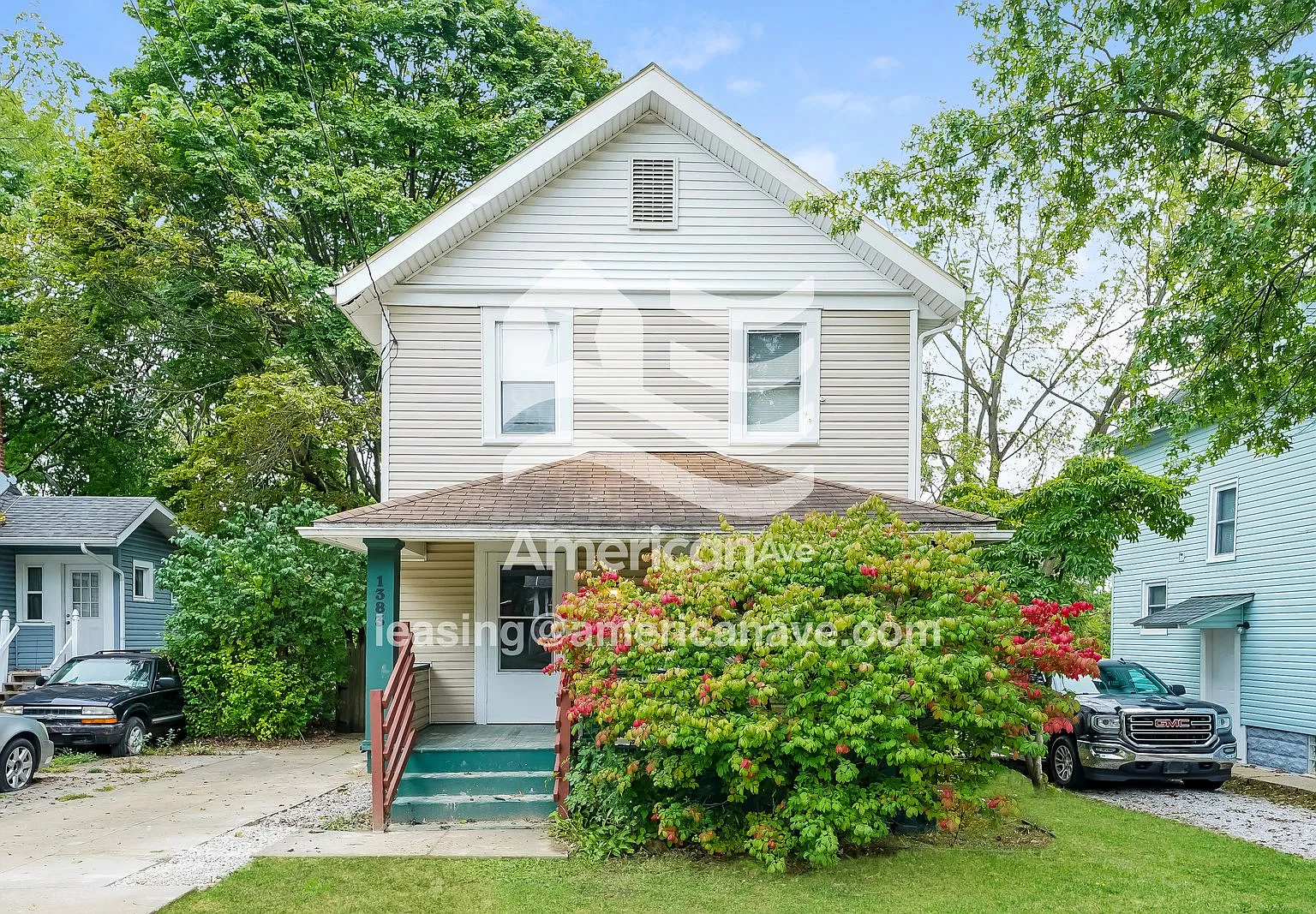 3 bed, 1.0 bath, 1097 sqft, $1,325 — Photo 1