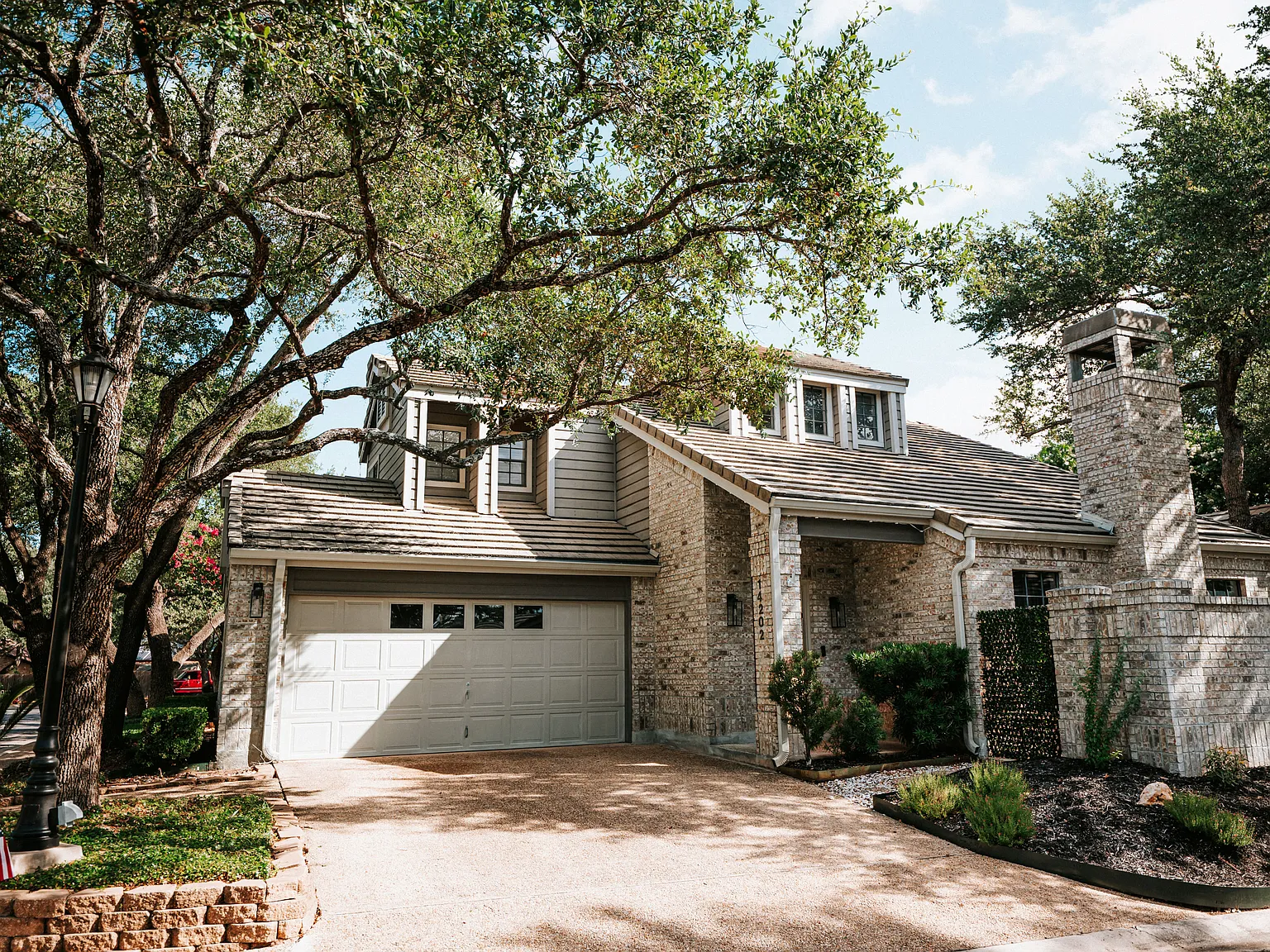 3 bed, 2.5 bath, 2154 sqft, $2,500 — Photo 1