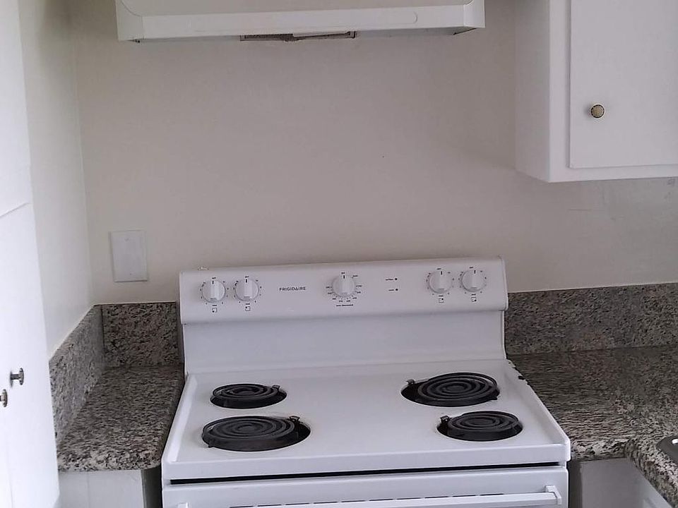 1st image of 150 E Alvarado St APT 5