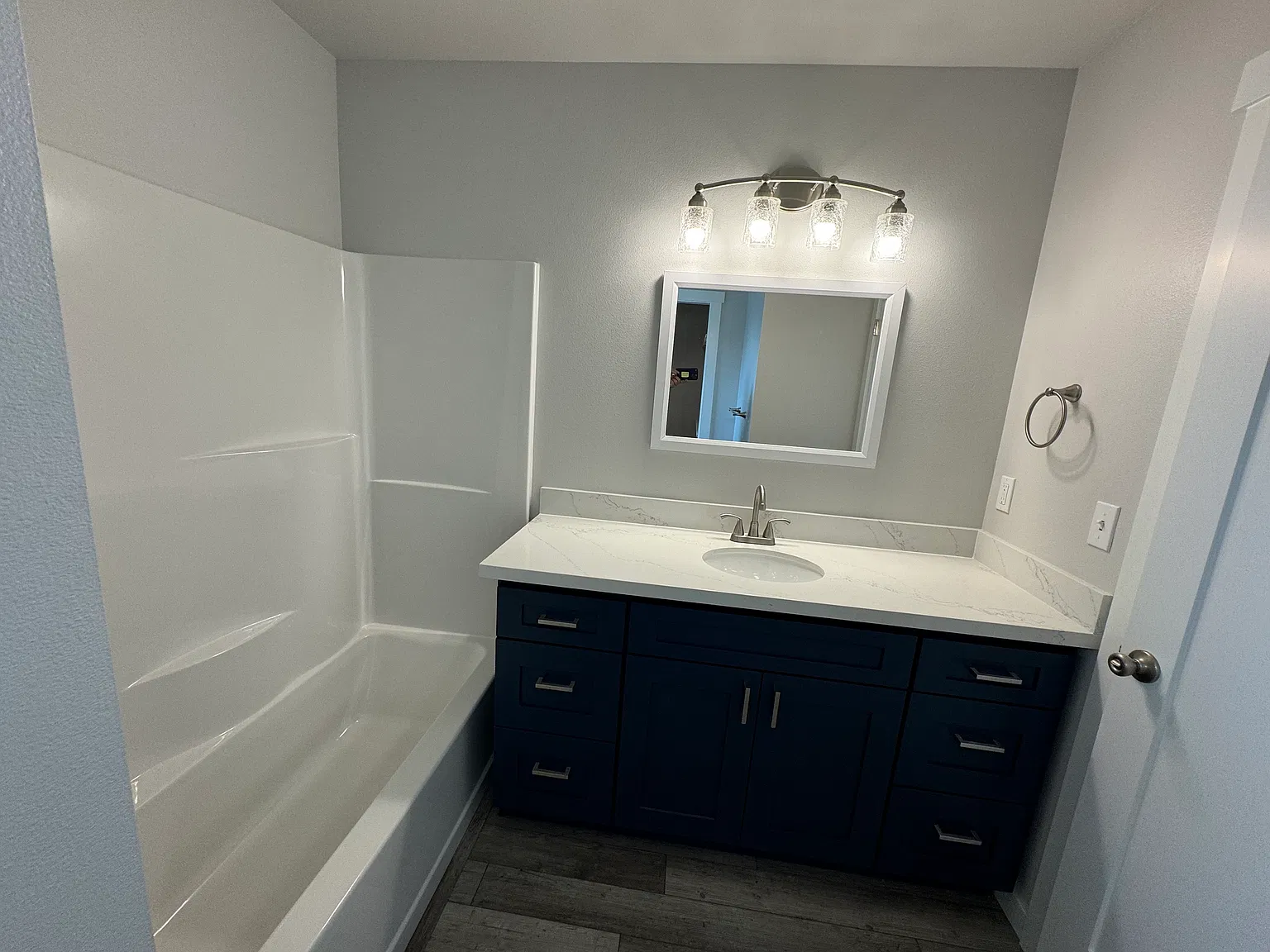 2 bed, 728 sqft, $2,000 — Photo 1