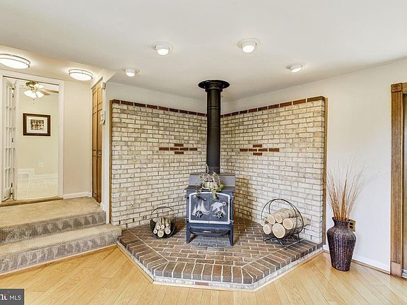 4th image of 15113 Liberty Grove Dr