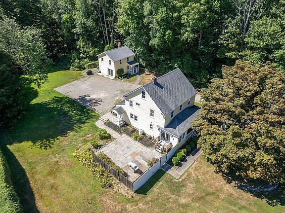 3rd image of 161 Barry Ave