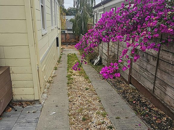 4th image of 2728 12th Ave