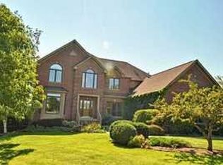 7N595 Whirlaway Dr, Saint Charles, IL 60175