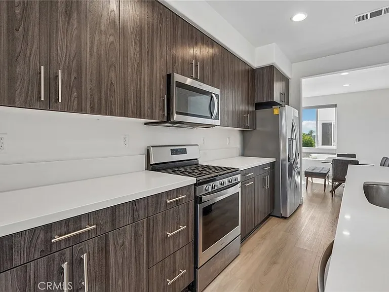 116 N 6th St #D — Photo 18