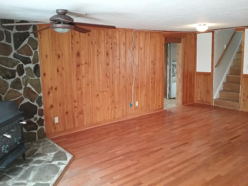 Living room 22'x15'