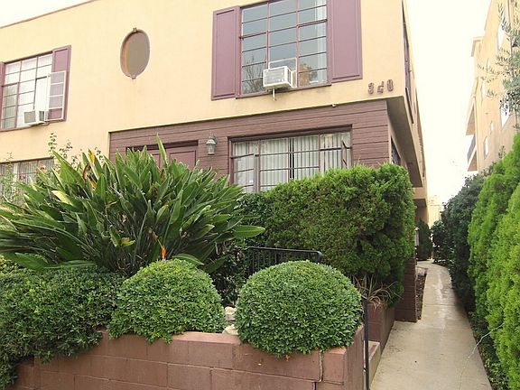 4th image of 320 S Elm Dr APT 5