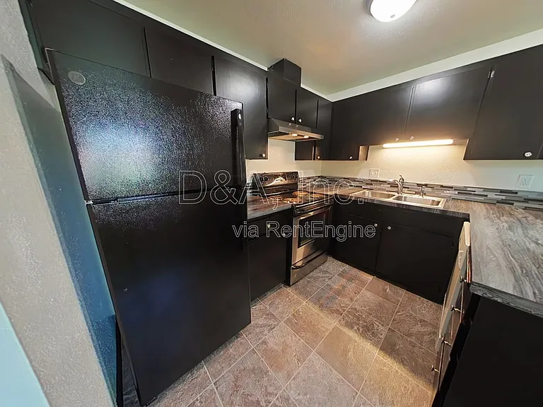 1969 NW Grant Ave #3 — Photo 4