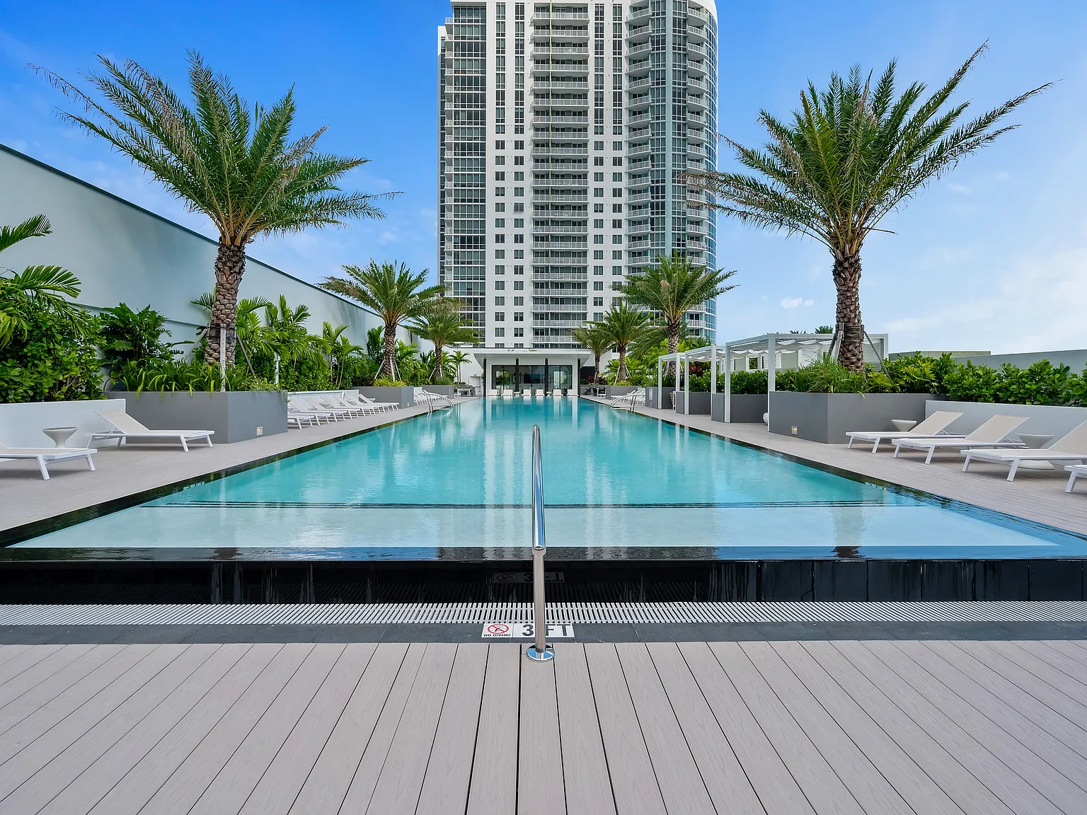 10X Las Olas Walk — Photo 4