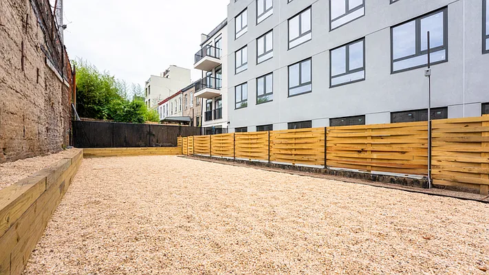 Rented by Nooklyn NYC LLC | media 24