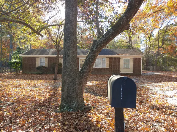 330 Brentwood Dr, Dudley, NC 28333