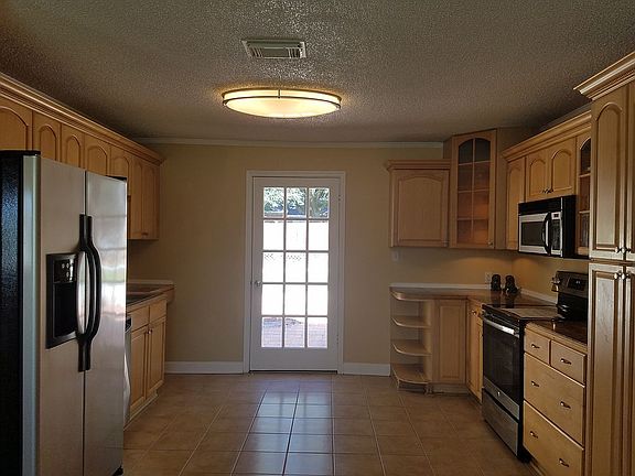 Custom Made Cabinets kitchen