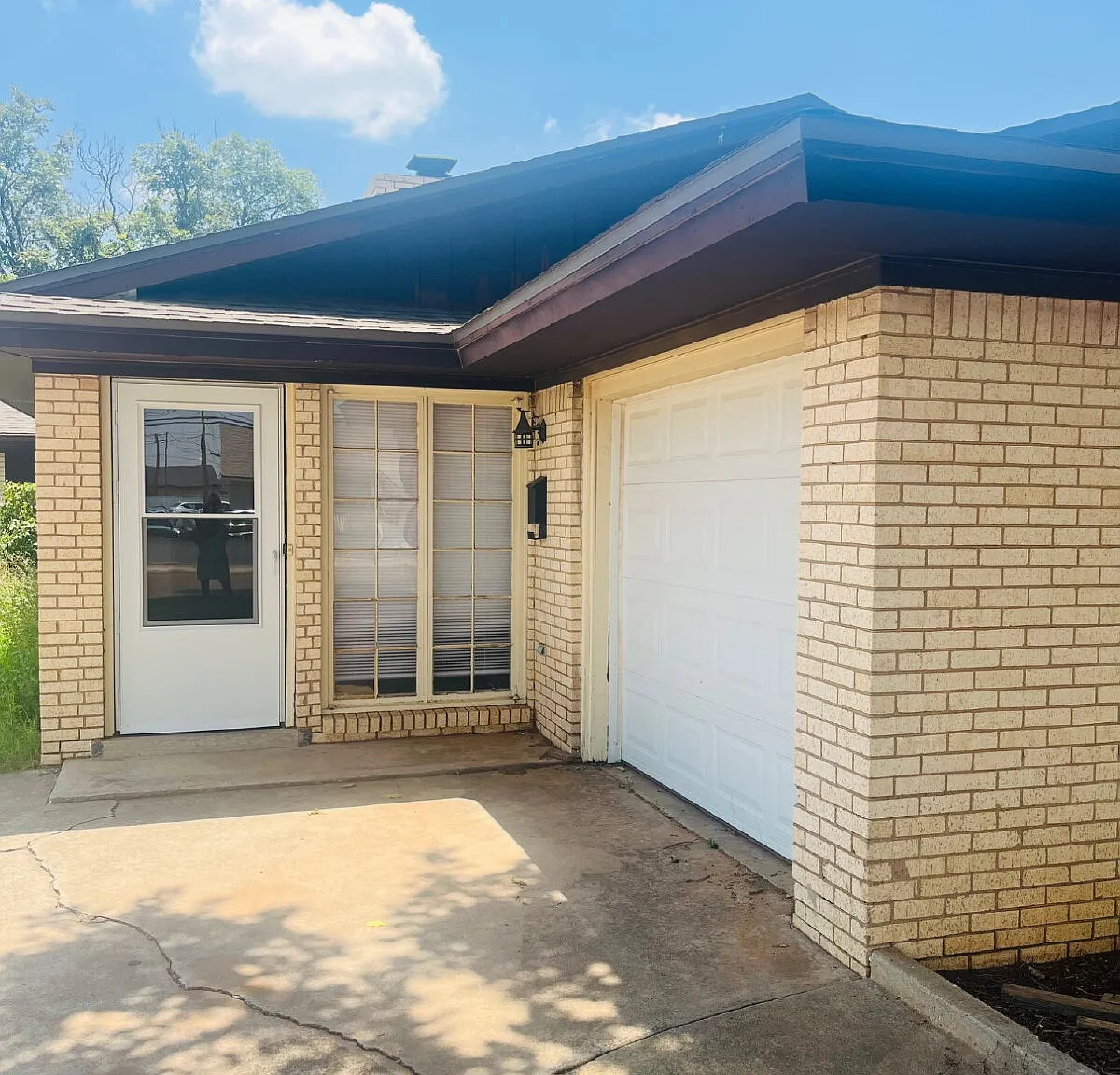 2 bed, 2.0 bath, 1180 sqft, $1,000 — Photo 2