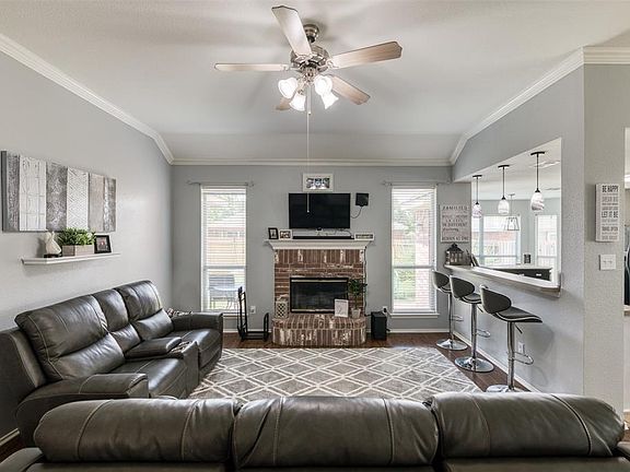 4th image of 108 Stonehaven Pl
